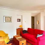 Stay In Central Paris Near Arc De Triomphe
