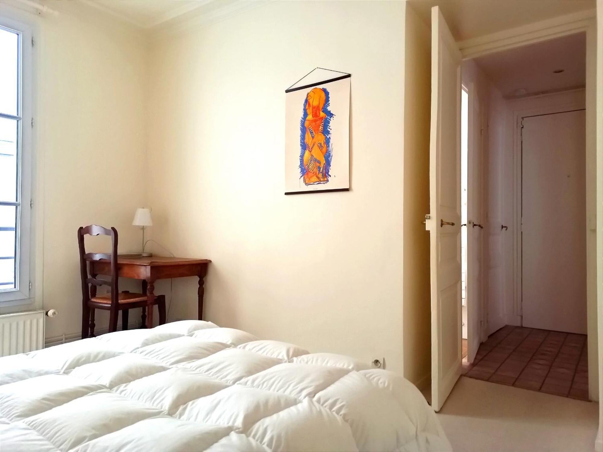 In Near Arc De Triomphe *