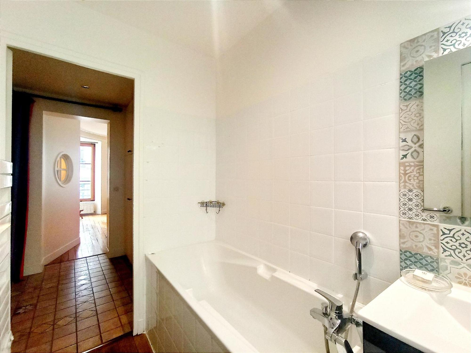 In Near Arc De Triomphe